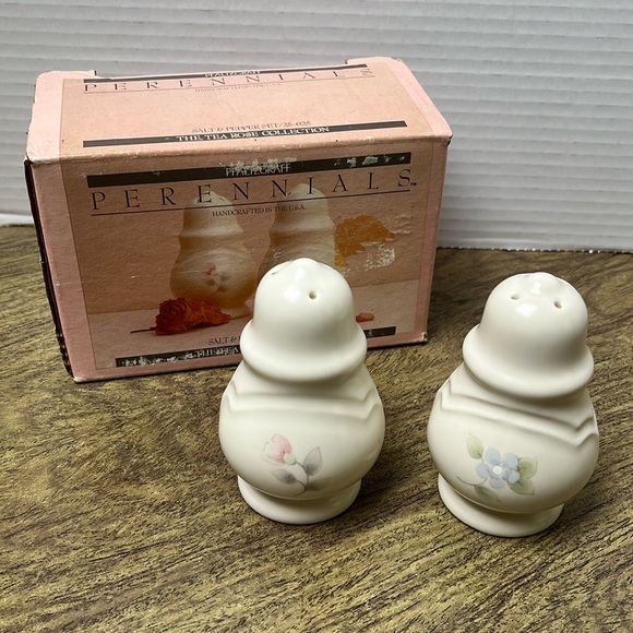 Pfaltzgraff Vintage 1985 Perennials The Tea Rose Collection Salt & Pepper Shaker - Picture 3 of 12